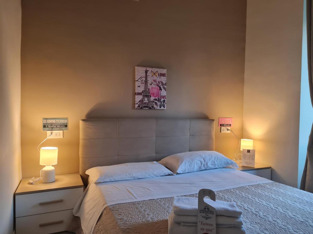 Esposito Plaza- Rooms & Suite Νάπολη Δωμάτιο φωτογραφία